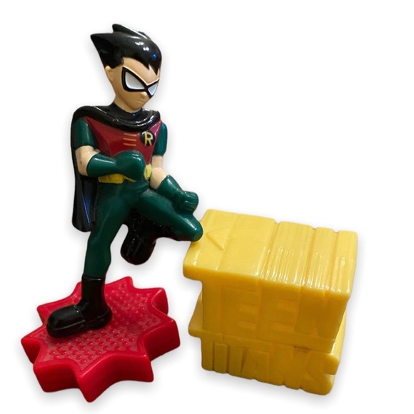 💕5/$25💕Vintage Y2K Teen Titans Robin Figure Spinner Cartoon Network 2005 - Picture 1 of 1